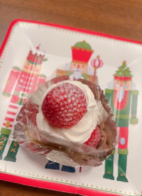 苺タルトのケーキ🍓